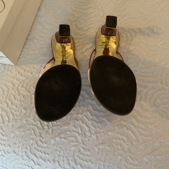 Stunning Bronze Onex Sandal 8 - Picture 3 of 4